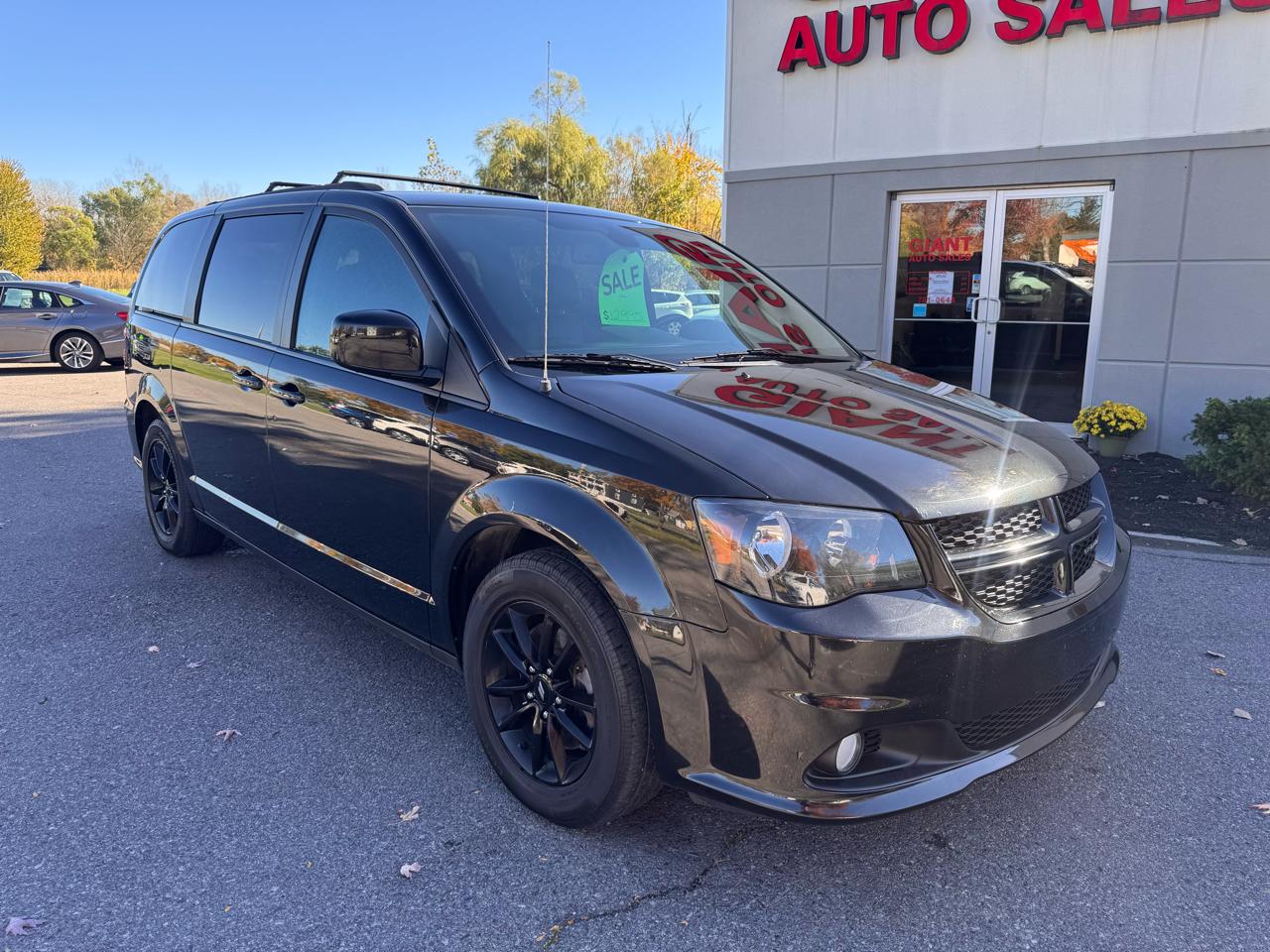 Dodge Grand Caravan photo 2