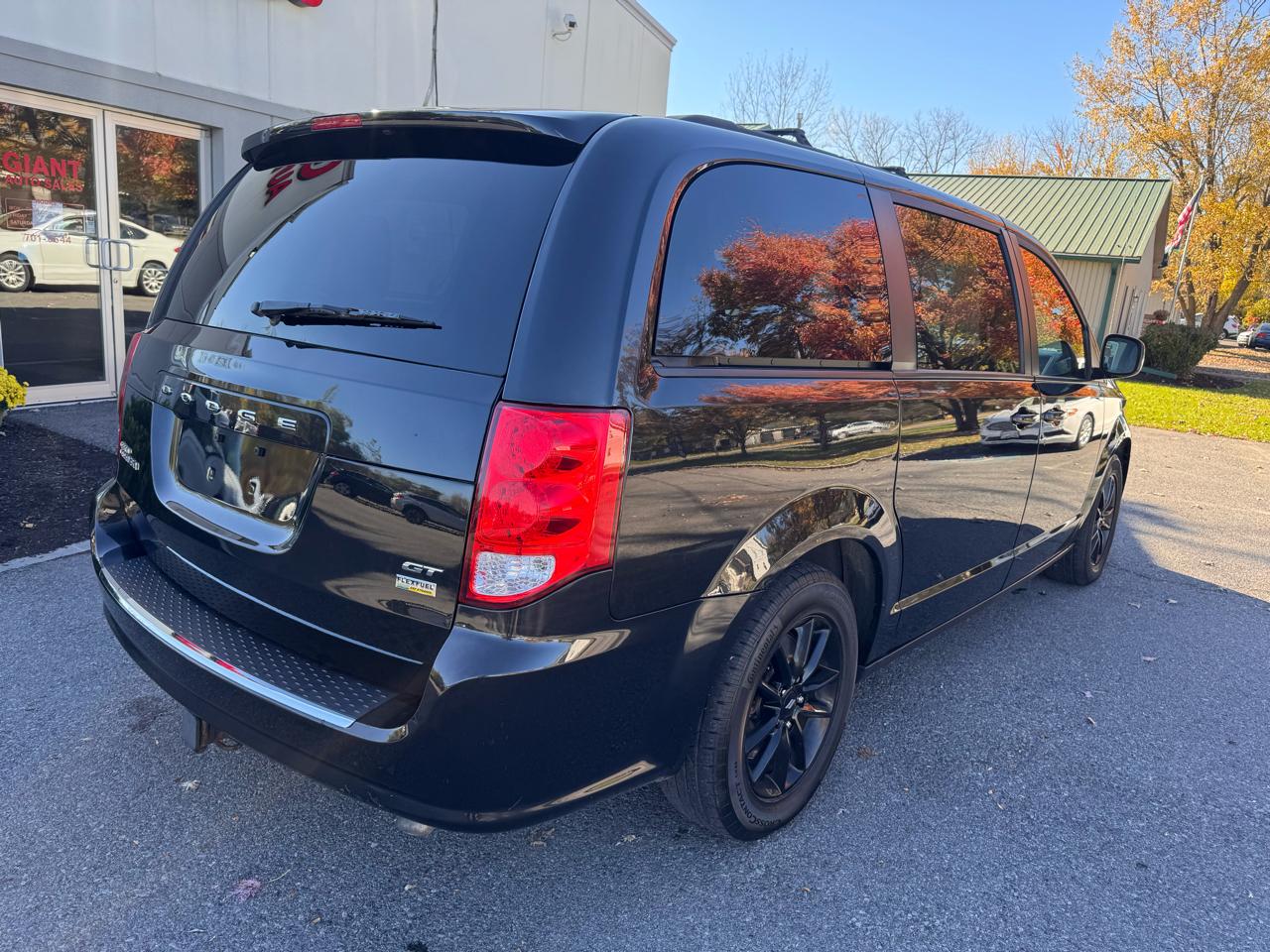 Dodge Grand Caravan photo 8