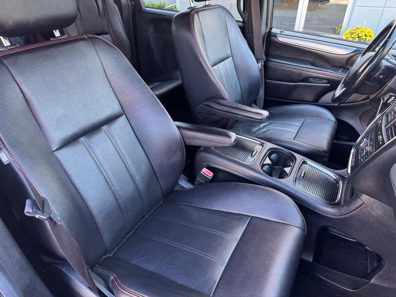 Dodge Grand Caravan photo 14
