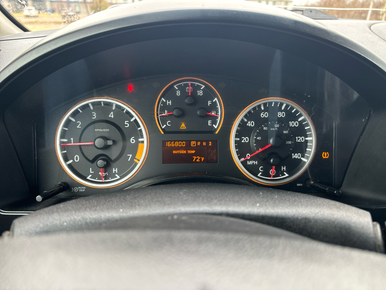 Nissan Titan 2WD Crew Cab SWB SV 2015