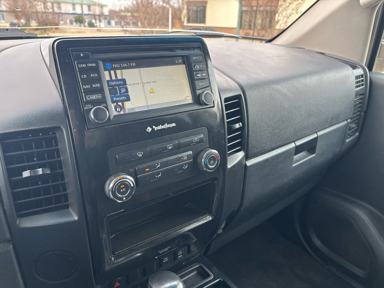 Nissan Titan 2WD Crew Cab SWB SV 2015