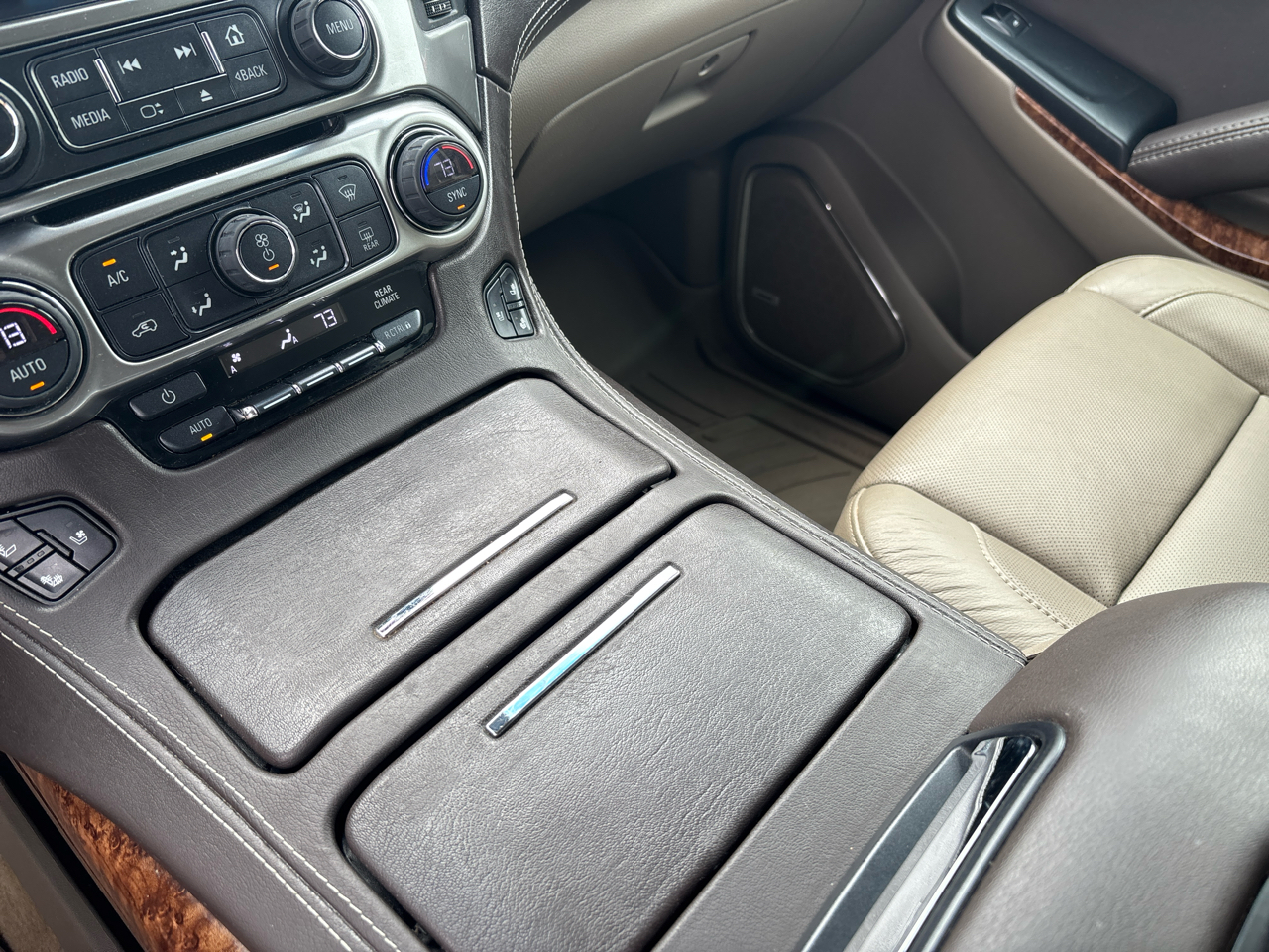 Chevrolet Suburban 2WD 4dr 1500 Premier 2017