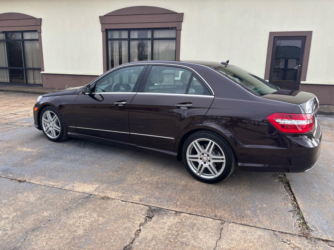 Mercedes-Benz E-Class 4dr Sdn E 350 Luxury 4MATIC 2010