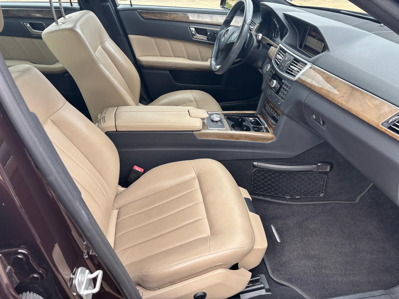 Mercedes-Benz E-Class 4dr Sdn E 350 Luxury 4MATIC 2010