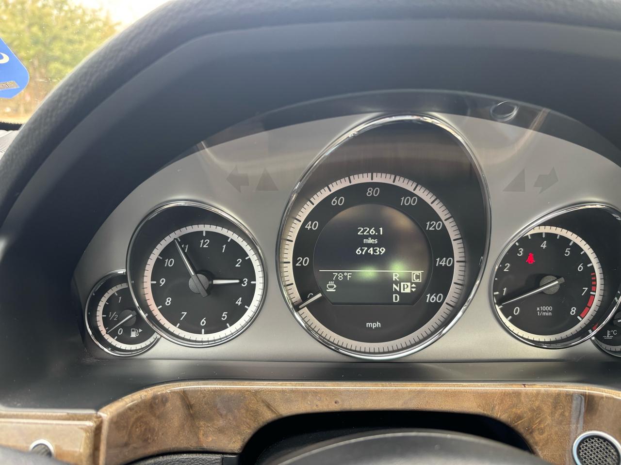 Mercedes-Benz E-Class 4dr Sdn E 350 Luxury 4MATIC 2010