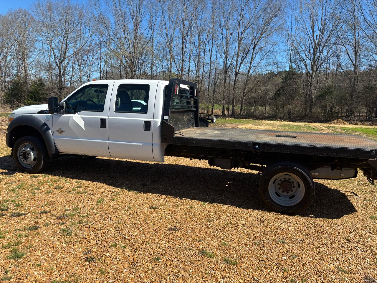 Ford Super Duty F-550 DRW 4WD Crew Cab 176" WB 60" CA Lariat 2015