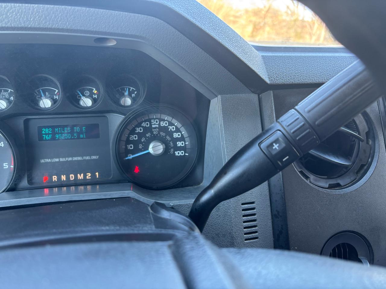 Ford Super Duty F-550 DRW 4WD Crew Cab 176" WB 60" CA Lariat 2015