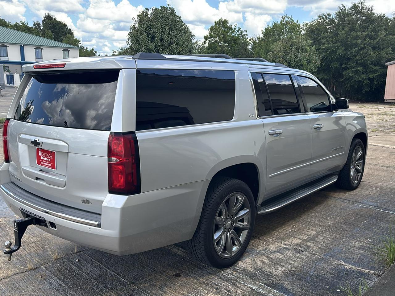 Chevrolet Suburban 2WD 4dr LTZ 2015