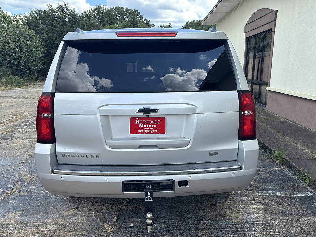 Chevrolet Suburban 2WD 4dr LTZ 2015