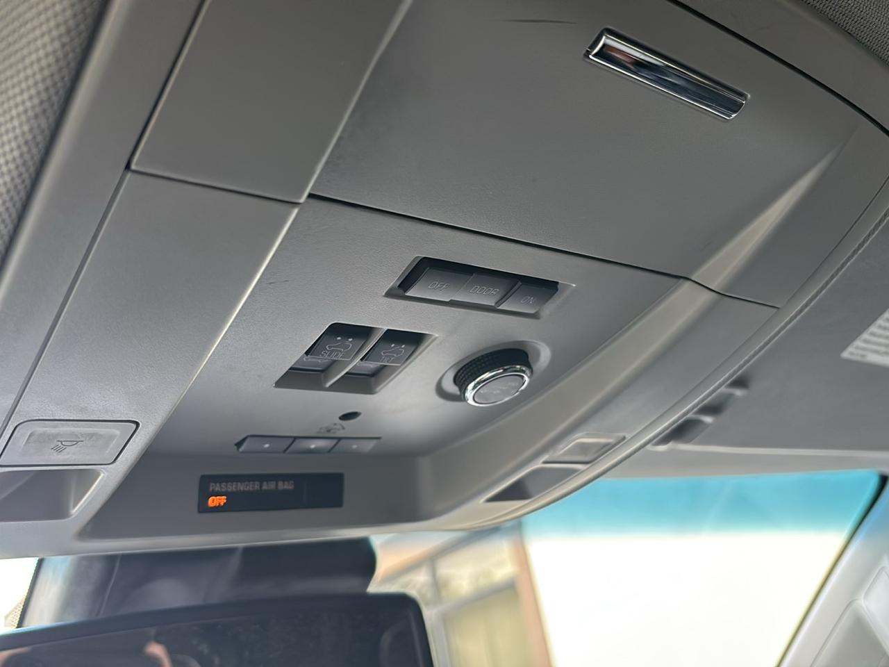 Chevrolet Suburban 2WD 4dr LTZ 2015