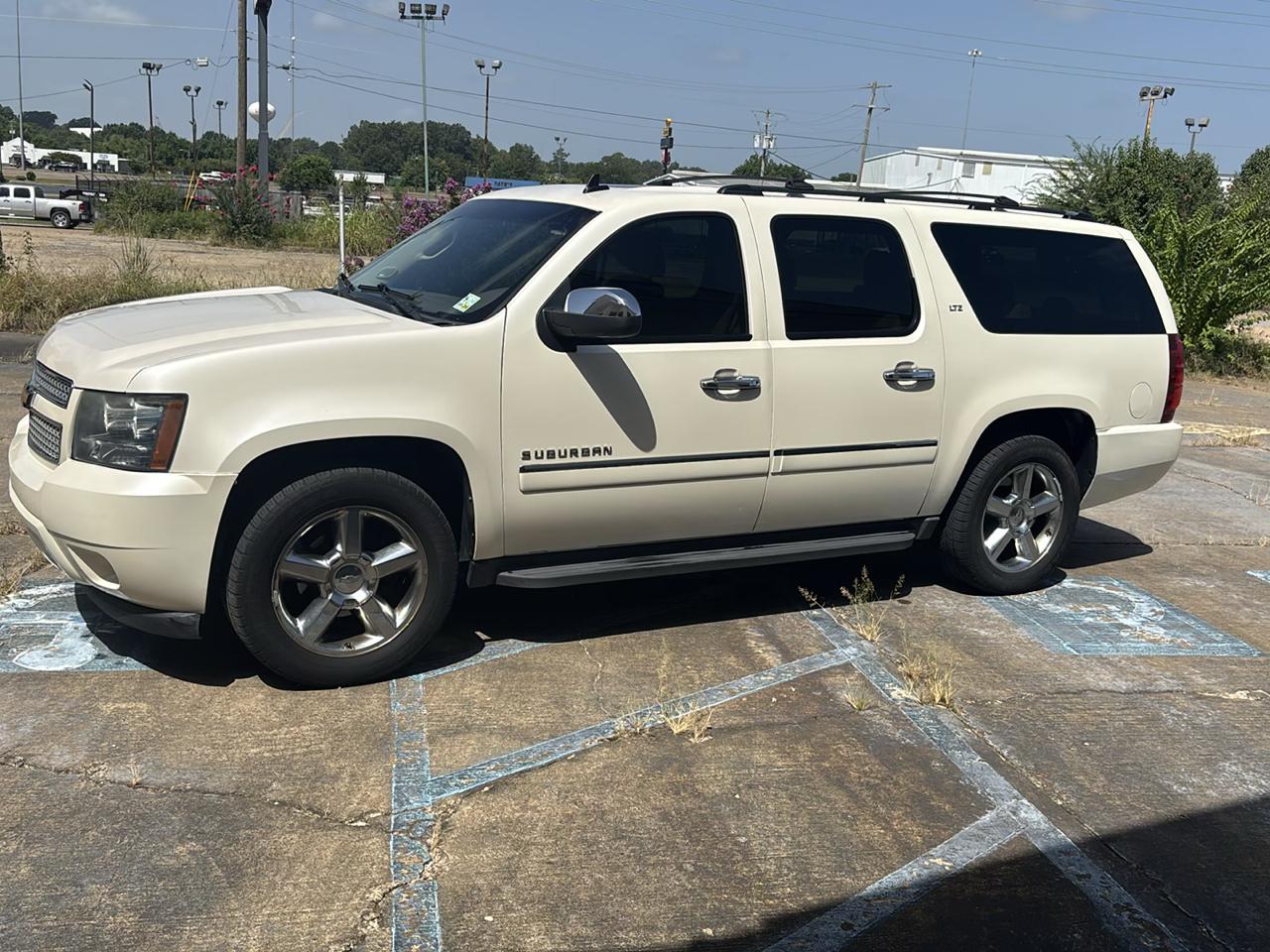 2012 Chevrolet Suburban 2WD 4dr 1500 LTZ