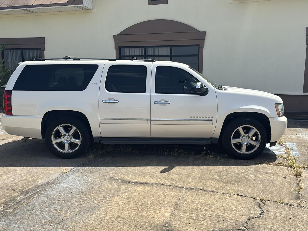 Chevrolet Suburban 2WD 4dr 1500 LTZ 2012