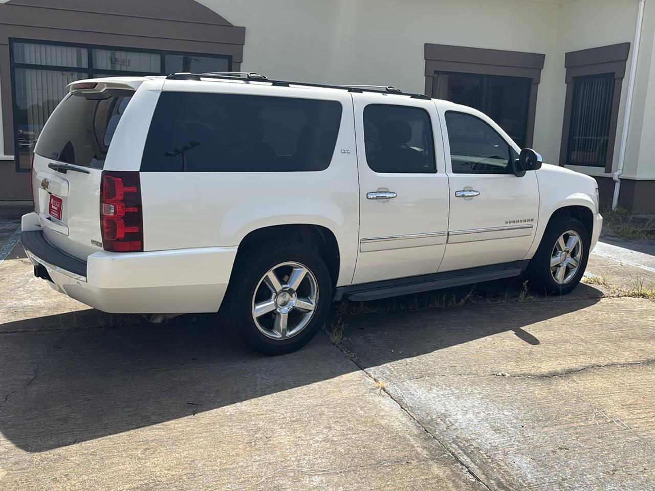 Chevrolet Suburban 2WD 4dr 1500 LTZ 2012