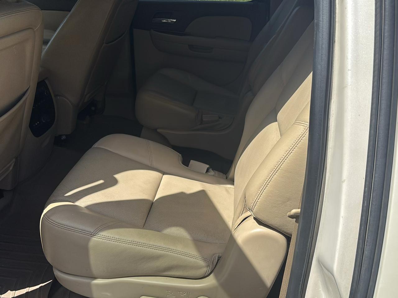 Chevrolet Suburban 2WD 4dr 1500 LTZ 2012