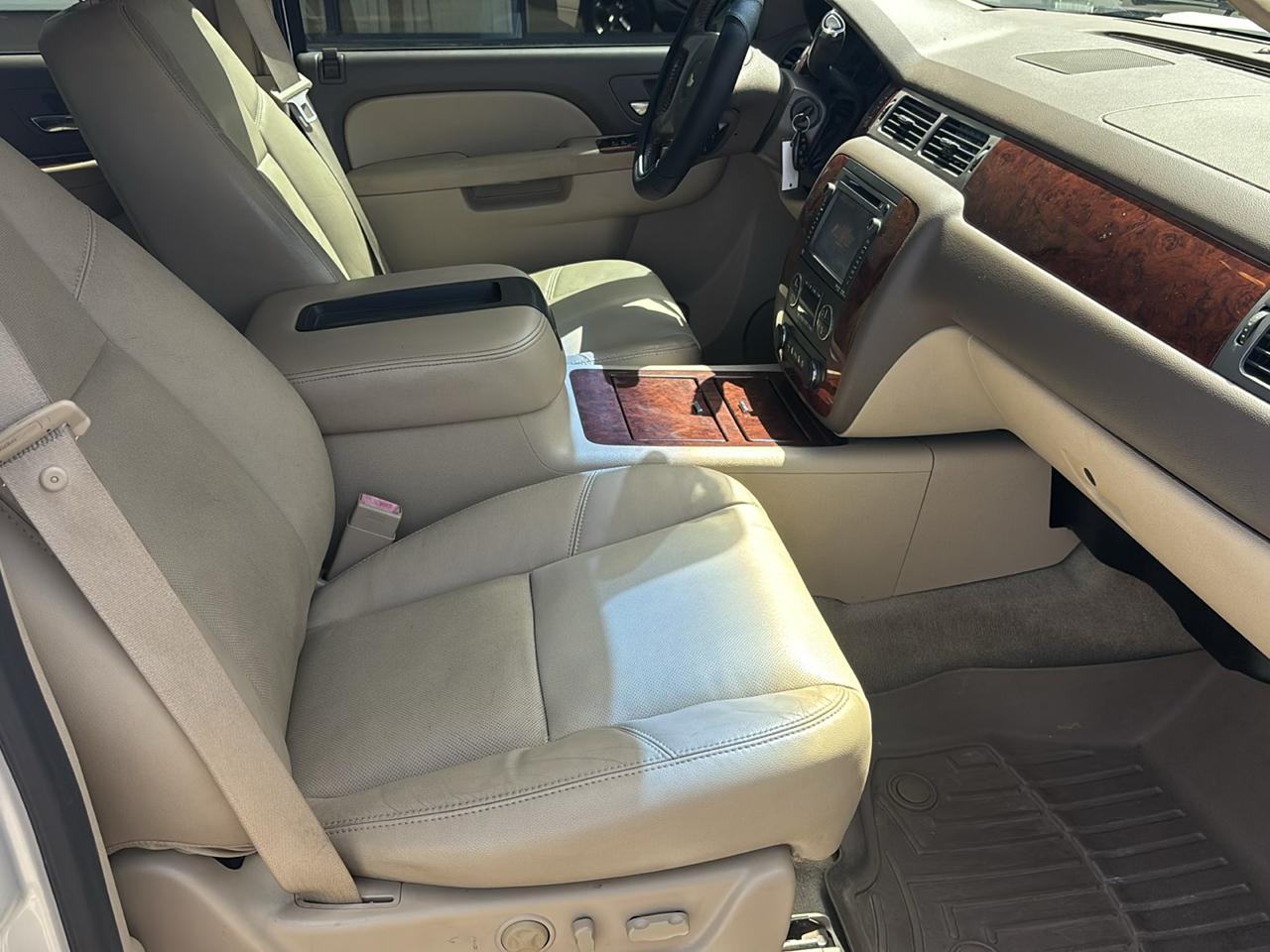 Chevrolet Suburban 2WD 4dr 1500 LTZ 2012
