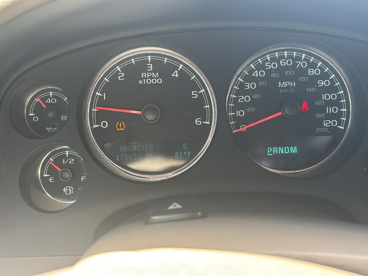 Chevrolet Suburban 2WD 4dr 1500 LTZ 2012