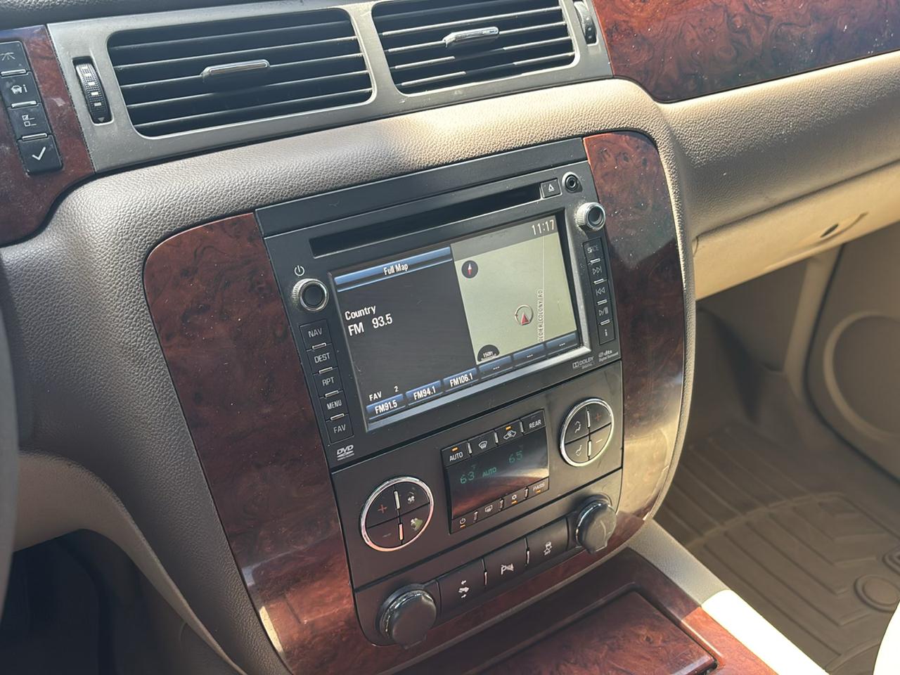 Chevrolet Suburban 2WD 4dr 1500 LTZ 2012