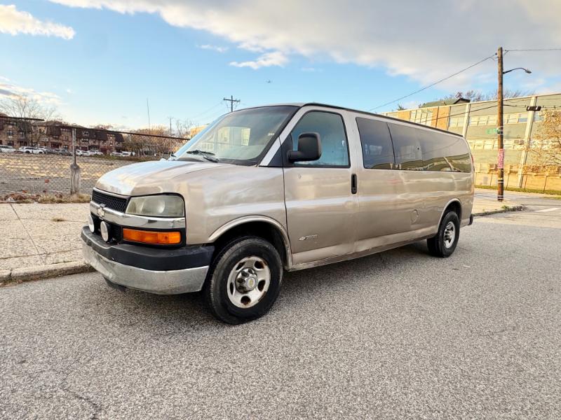 2004 Chevrolet Express 3500 Extended