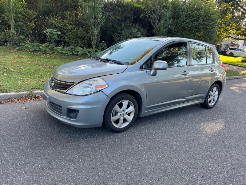 Nissan Versa 1.8 SL Hatchback 2011 Nissan Versa 1.8 SL Hatchback 2011