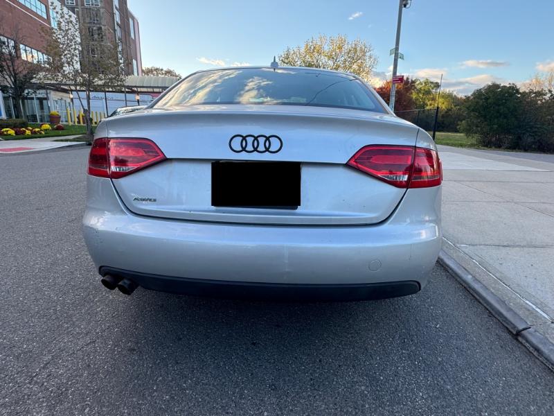 Audi A4 2.0 T Sedan quattro Tiptronic 2009 Audi A4 2.0 T Sedan quattro Tiptronic 2009