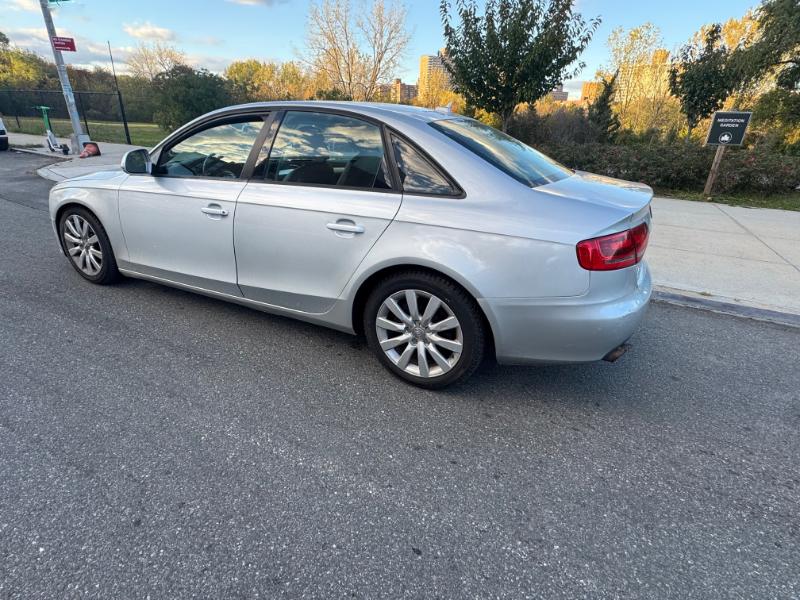 Audi A4 2.0 T Sedan quattro Tiptronic 2009 Audi A4 2.0 T Sedan quattro Tiptronic 2009
