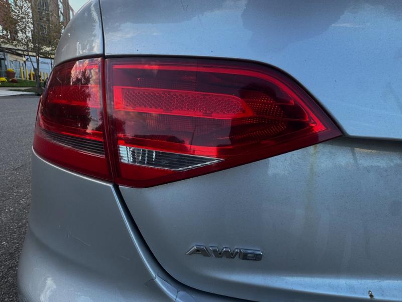 Audi A4 2.0 T Sedan quattro Tiptronic 2009 Audi A4 2.0 T Sedan quattro Tiptronic 2009