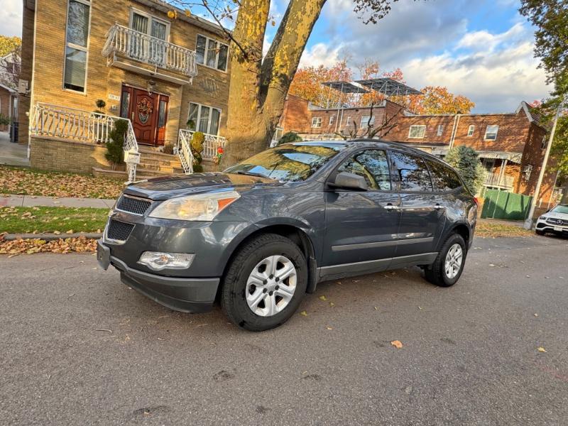 2010 Chevrolet Traverse LS AWD