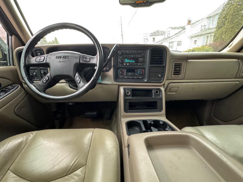 GMC Yukon XL 1500 4WD 2005