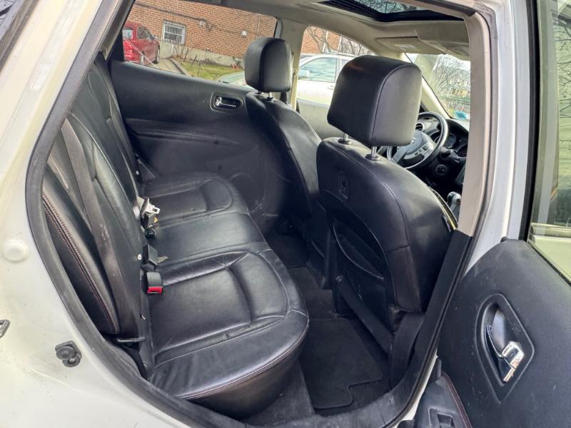 Nissan Rogue S AWD 2011