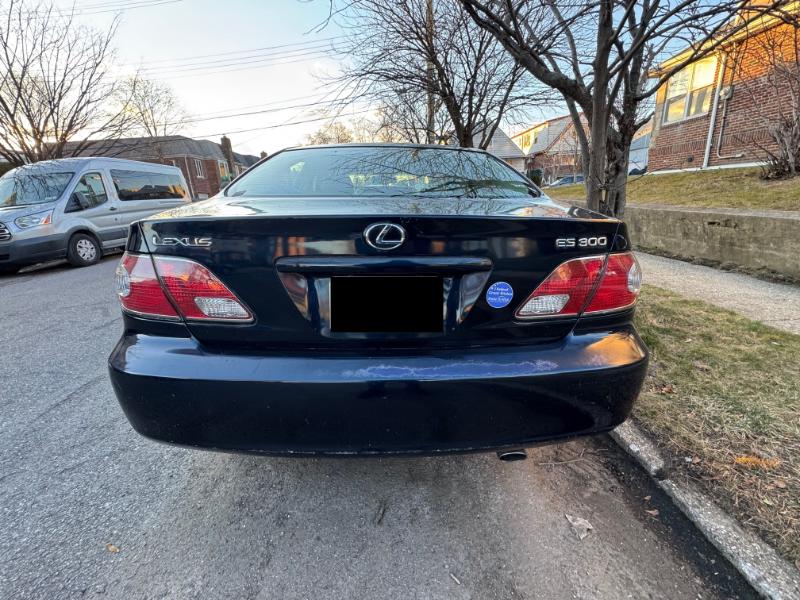 Lexus ES 300 Sedan 2002