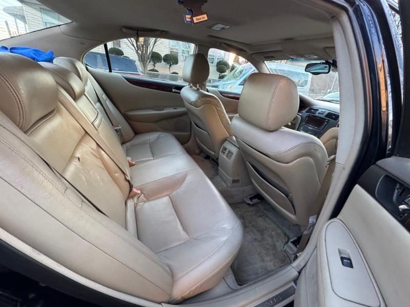 Lexus ES 300 Sedan 2002