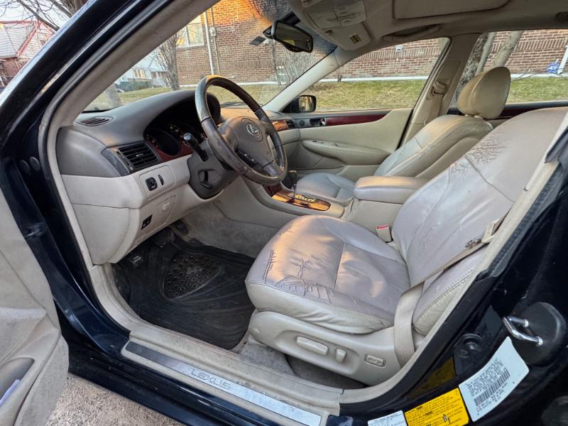 Lexus ES 300 Sedan 2002