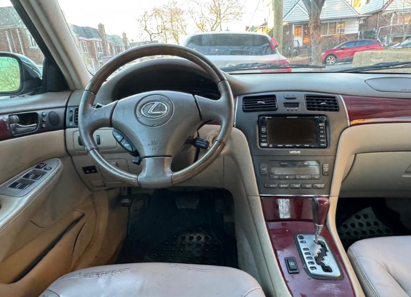 Lexus ES 300 Sedan 2002