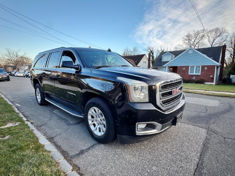 GMC Yukon XL SLE 4WD 2017
