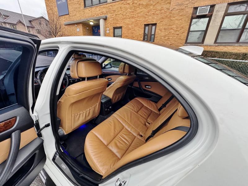 BMW 5-Series 535xi 2009