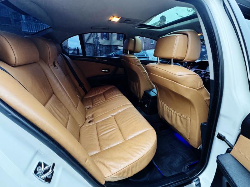 BMW 5-Series 535xi 2009