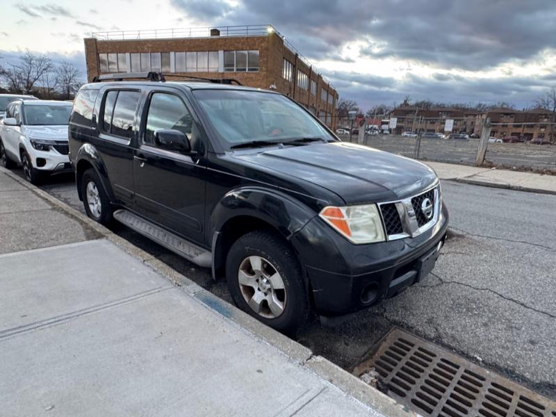 Nissan Pathfinder XE 4WD 2005