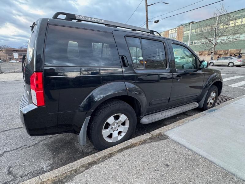 Nissan Pathfinder XE 4WD 2005