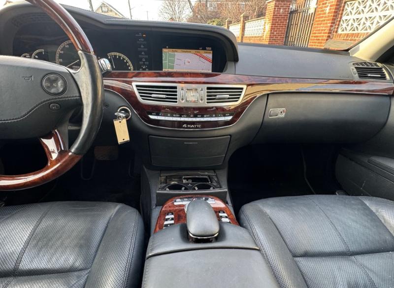 Mercedes-Benz S-Class S550 2008