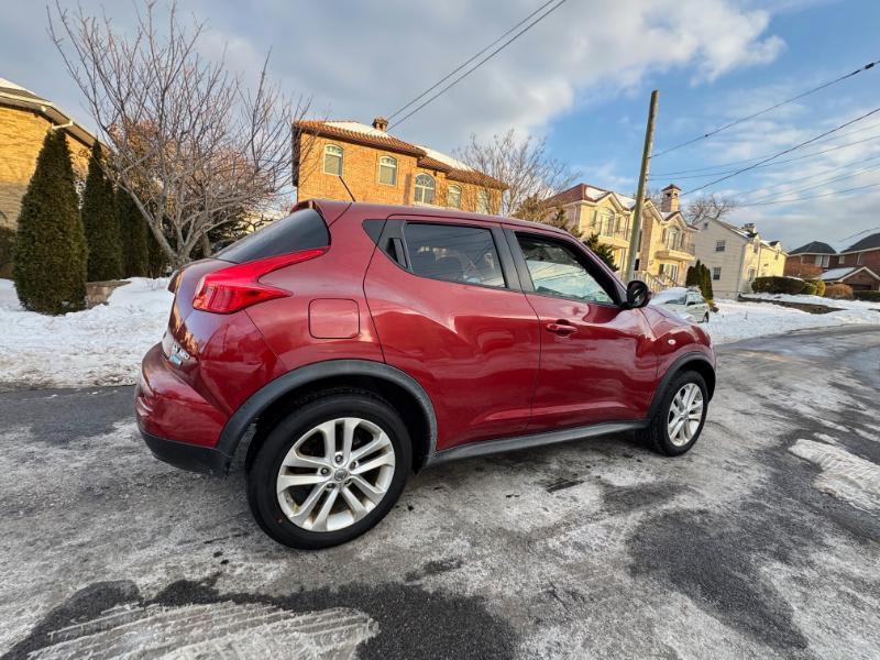 Nissan Juke SV AWD 2012