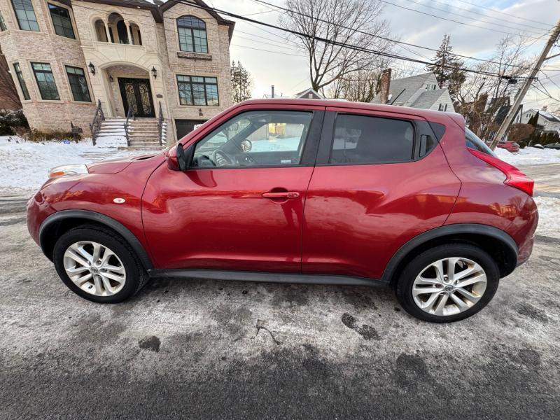 Nissan Juke SV AWD 2012