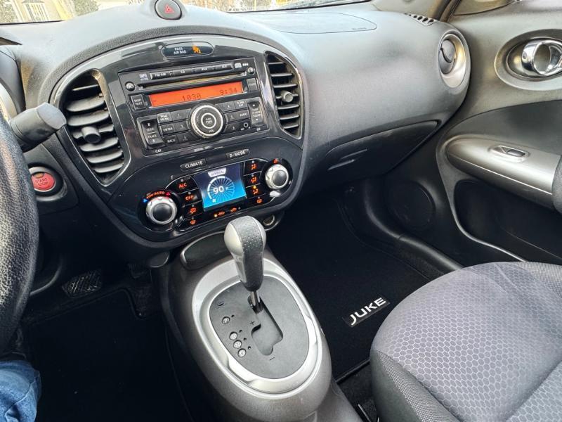 Nissan Juke SV AWD 2012