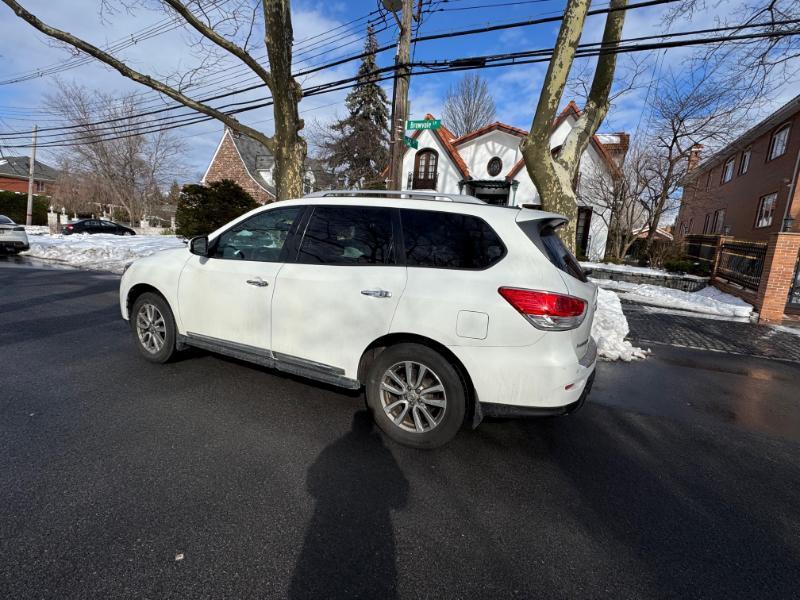 Nissan Pathfinder SL 4WD 2014