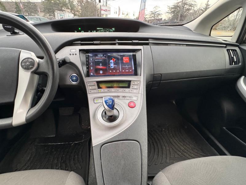 Toyota Prius Prius V 2012