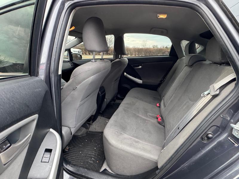 Toyota Prius Prius V 2012