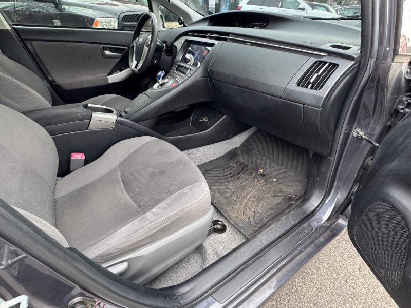 Toyota Prius Prius V 2012