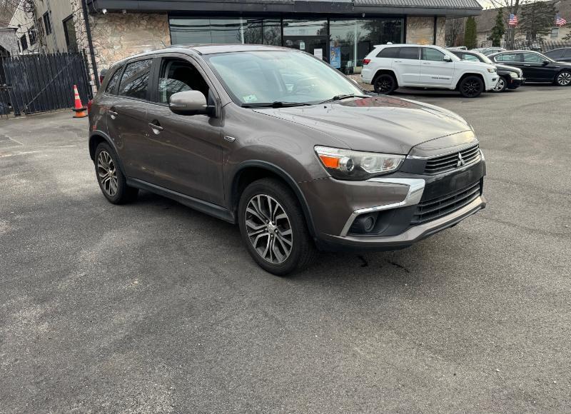 Mitsubishi Outlander Sport  2016