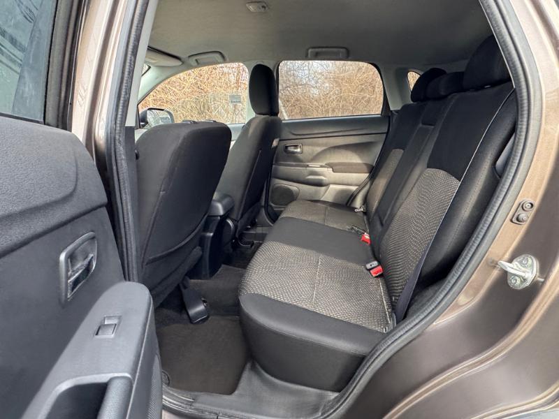 Mitsubishi Outlander Sport  2016