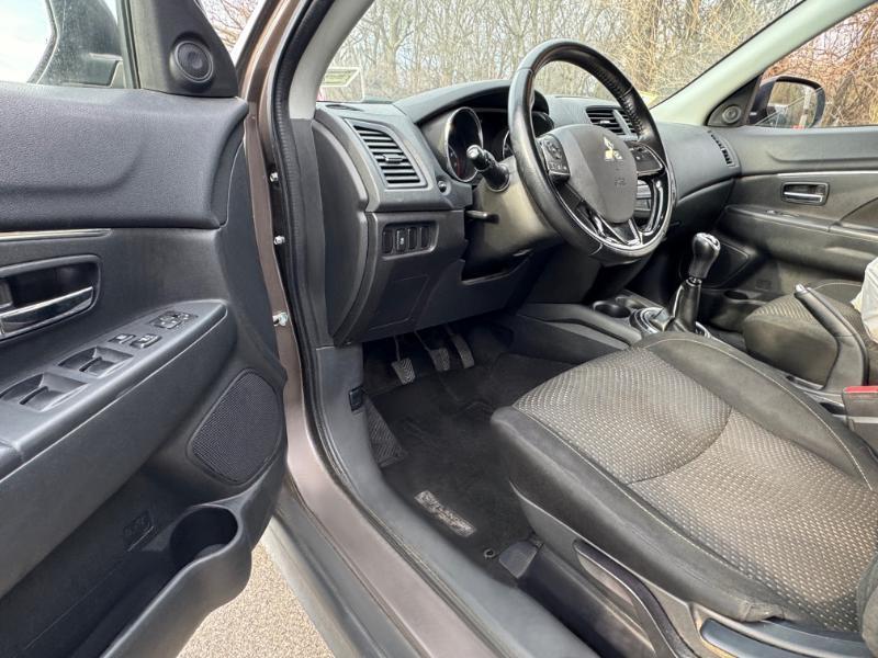 Mitsubishi Outlander Sport  2016