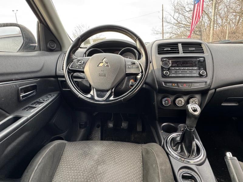 Mitsubishi Outlander Sport  2016